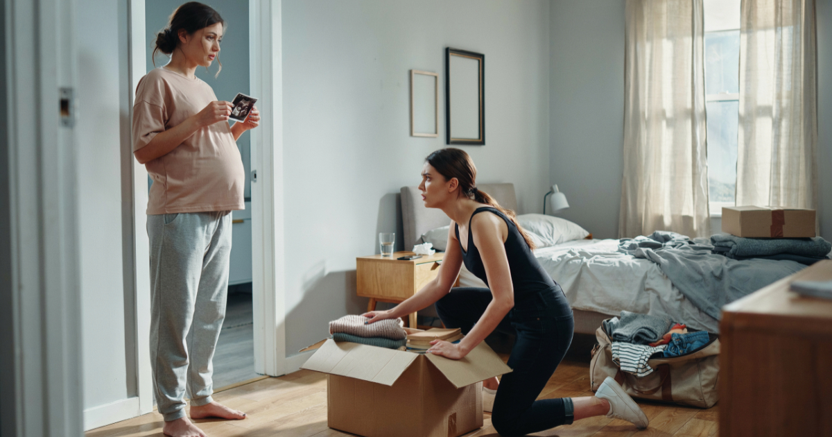 Pregnant Woman Refuses to Leave Her Apartment, So Her Roommate Tries to Punish Her for Keeping the Baby Pregnant Woman Refuses to Leave Her Apartment, So Her Roommate Tries to Punish Her for Keeping the Baby